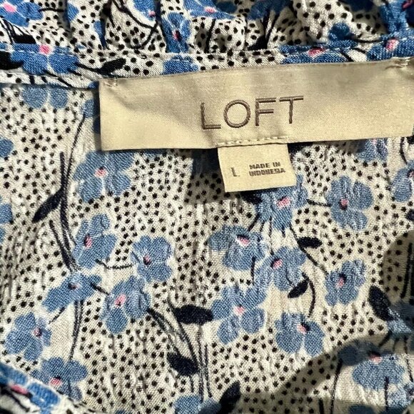 LOFT - BLUE FLORAL RUFFLE TANK - SIZE L - Picture 8 of 8
